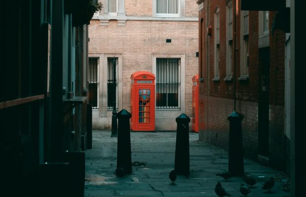 How Safe is Peer-to-Peer Lending? 6 Risks You Need to Know in 2025